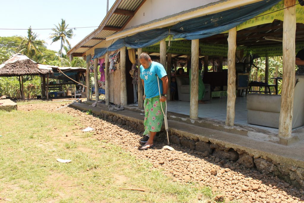 Using axilla crutches on rocky ground